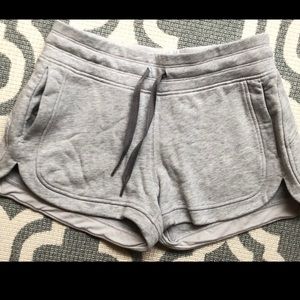 Lululemon hit reset shorts